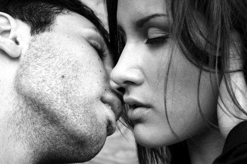 Vad innebär det att kyssa i en dröm med en man? En dröm tolkning kommer att berätta framtiden
